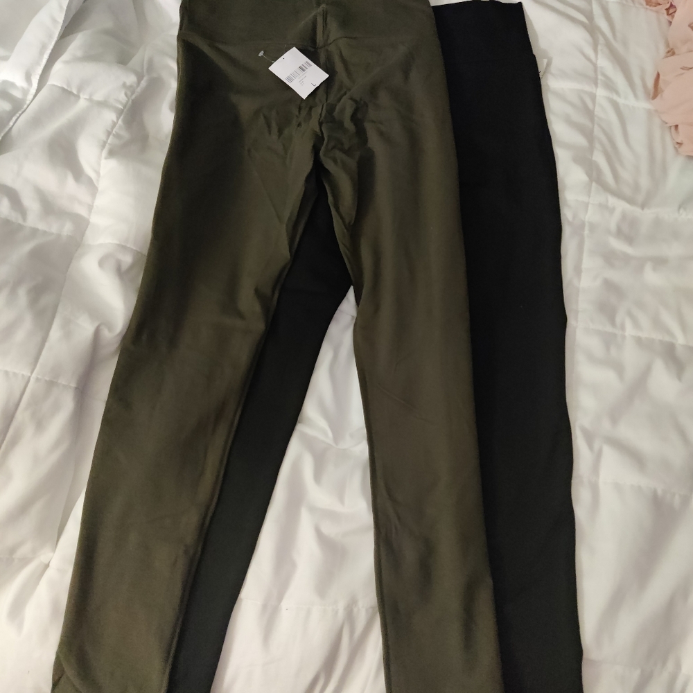 Brand new leggings one black one green